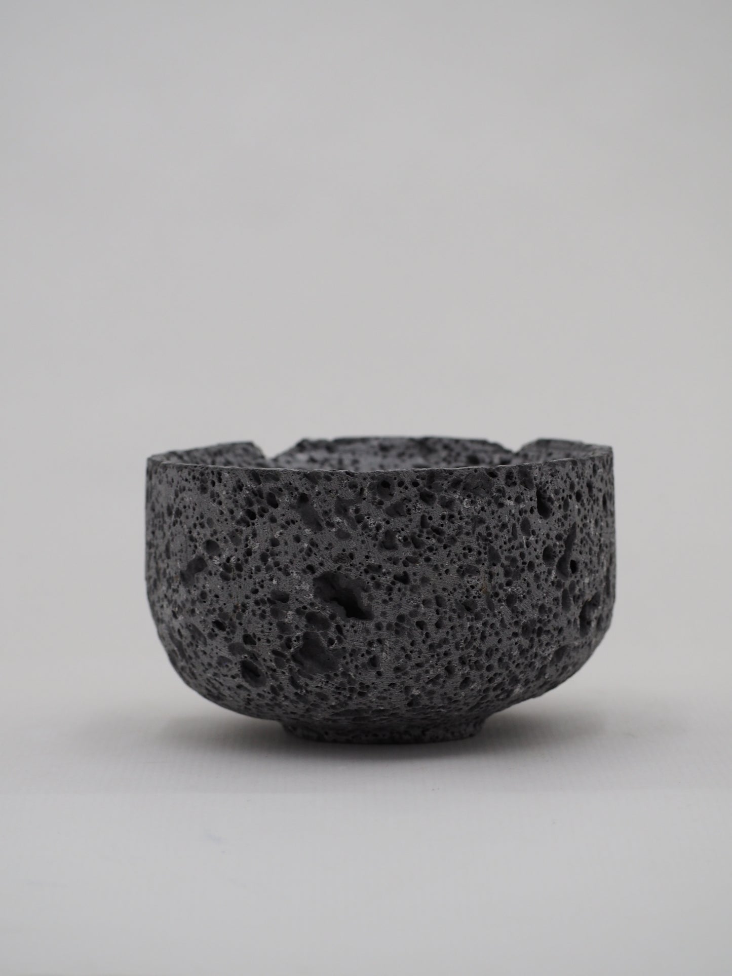 Taça redonda vulcânica - Basalto