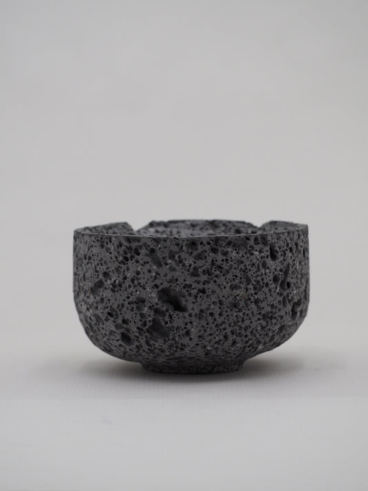 Taça redonda vulcânica - Basalto