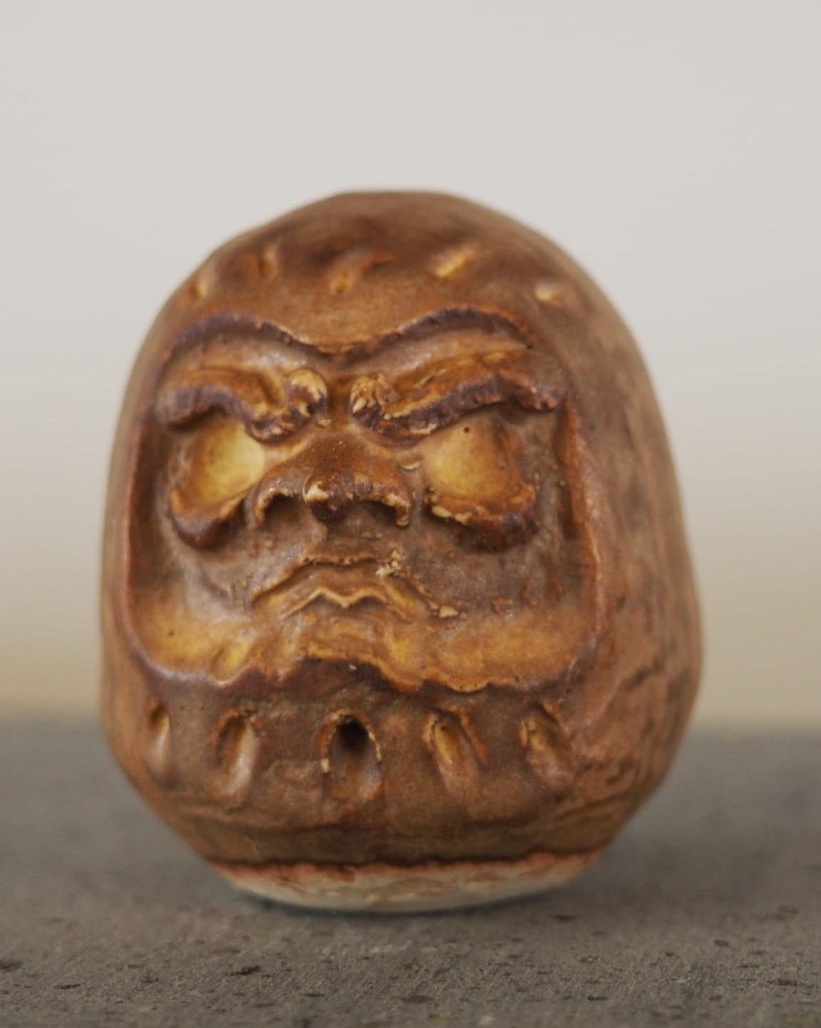 Daruma em grés